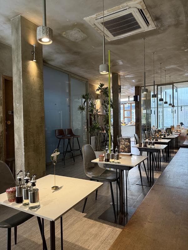 아유타야 보트 누들 (Nhà Hàng Nhà Người Thái) — photo 2