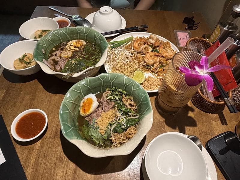아유타야 보트 누들 (Nhà Hàng Nhà Người Thái) — photo 5