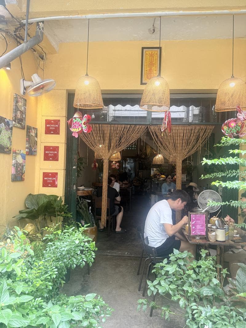 Cơm Nhà Tú