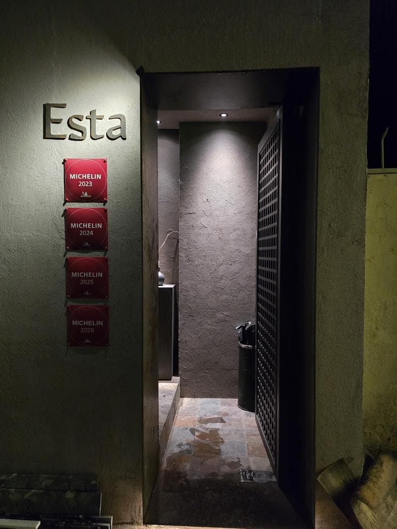 Esta Saigon