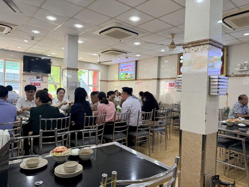 Hoàng Ty Restaurant — photo 2