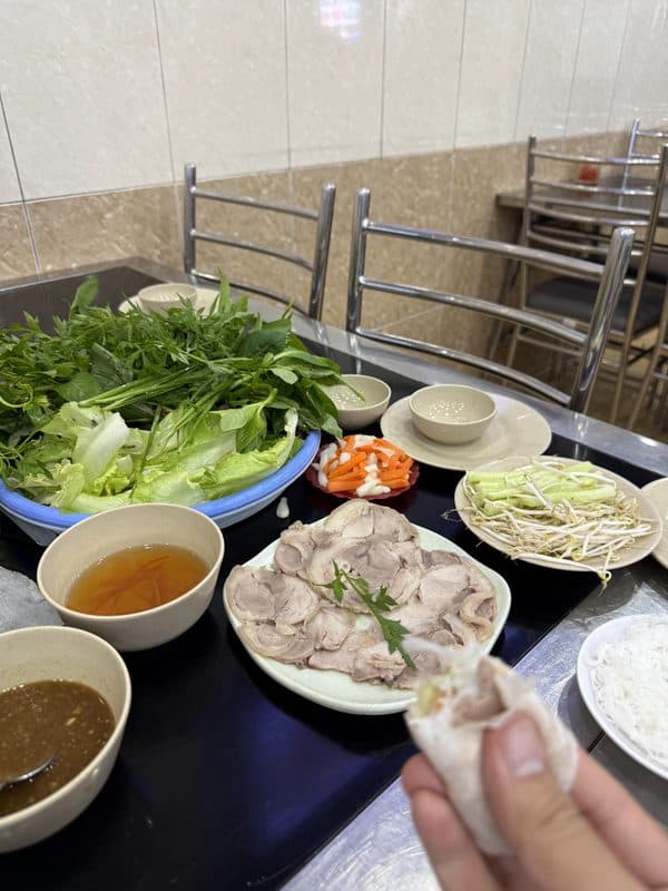 Hoàng Ty Restaurant — photo 4