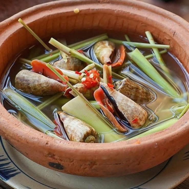 Ốc Chị Em — photo 3