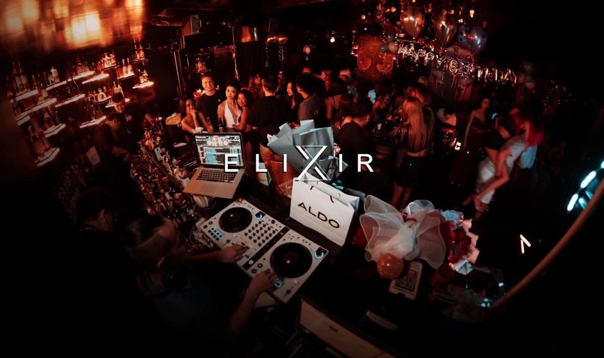 Elixir Lounge Bar — photo 3