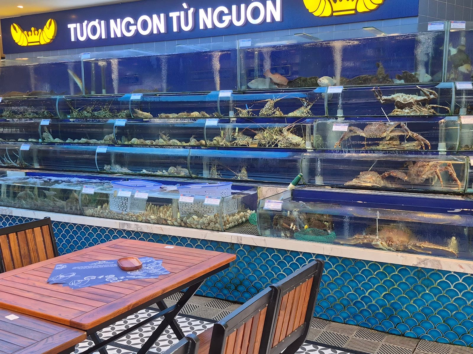 Hai's Restaurant — photo 2