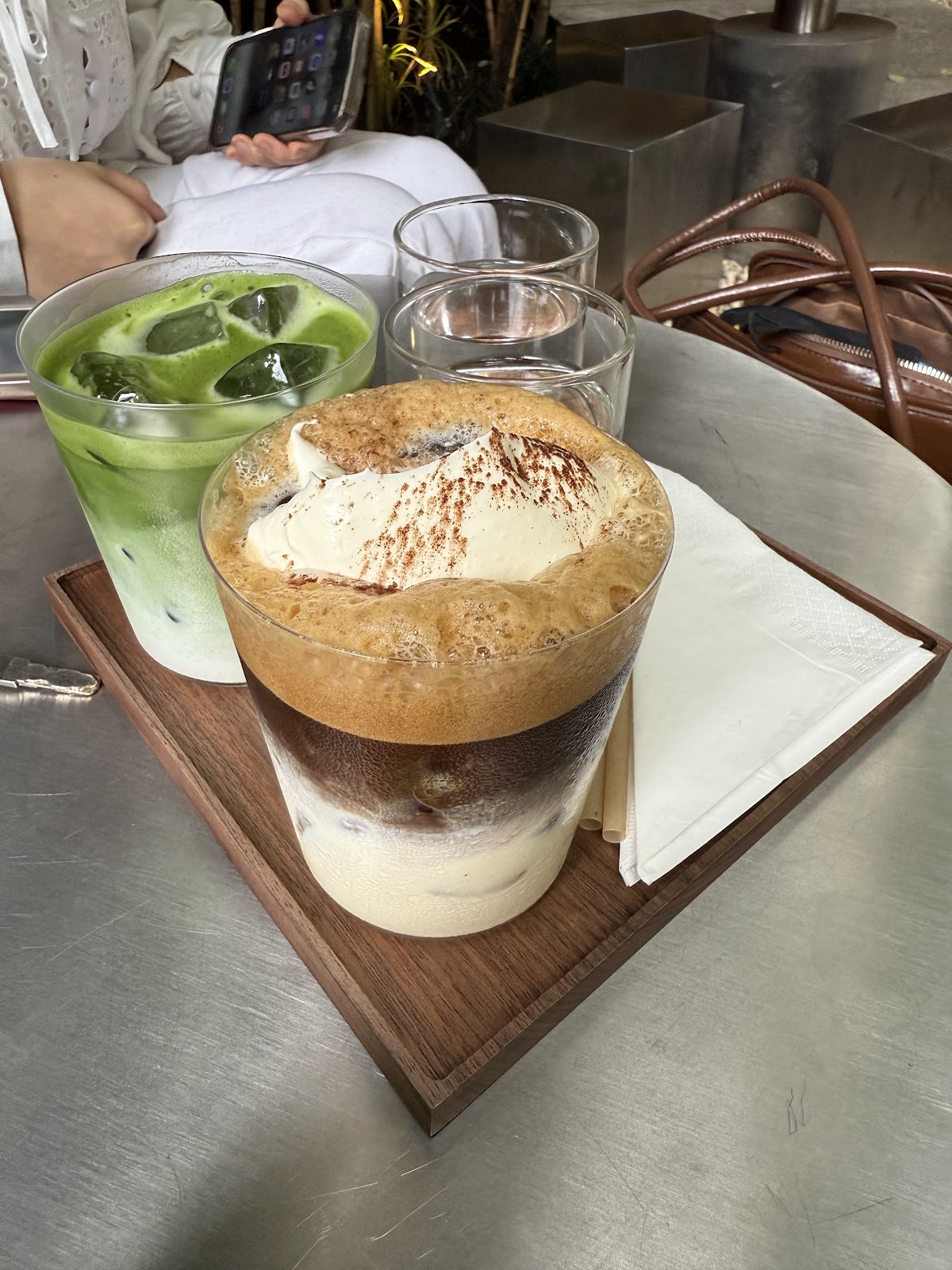 Fluffy Cloud và matcha phân lớp