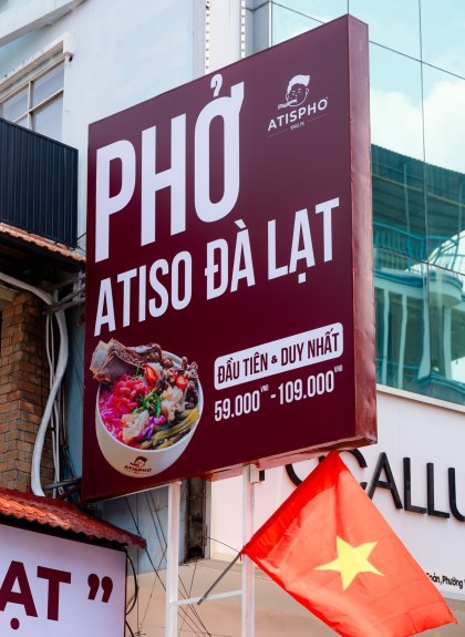 Bảng hiệu PHỞ ATISO ĐÀ LẠT — 59.000–109.000đ