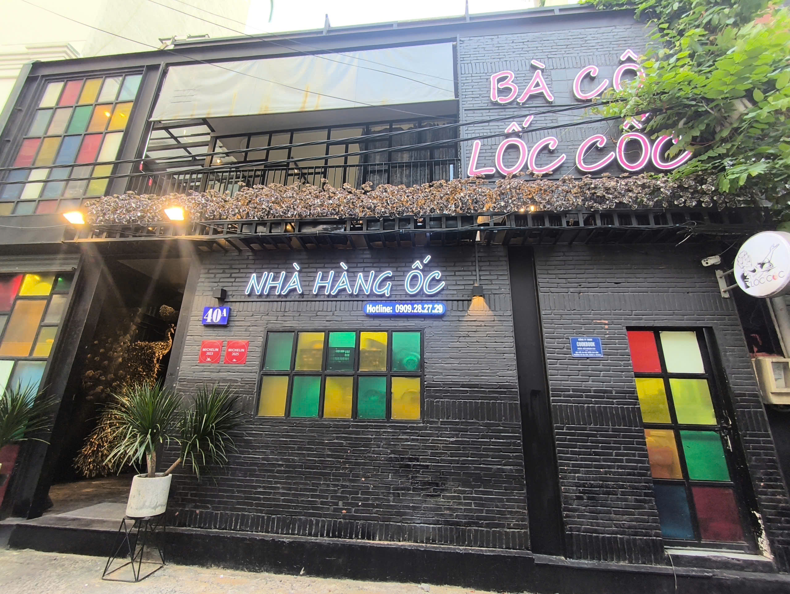 Ba Co Loc Coc, 40A Tran Cao Van