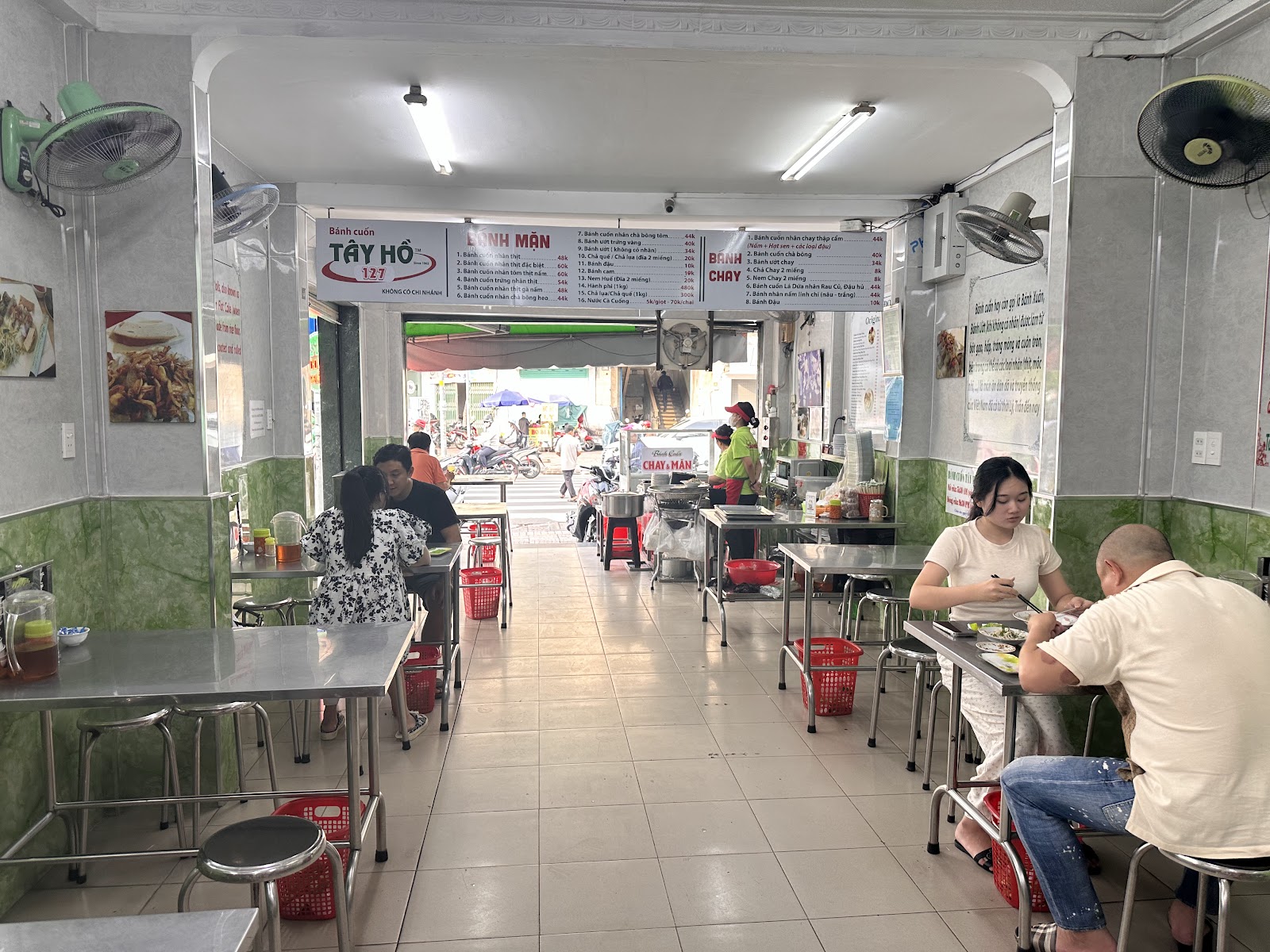 The Tây Hồ 127 steaming pot (pending the venue photo pass)