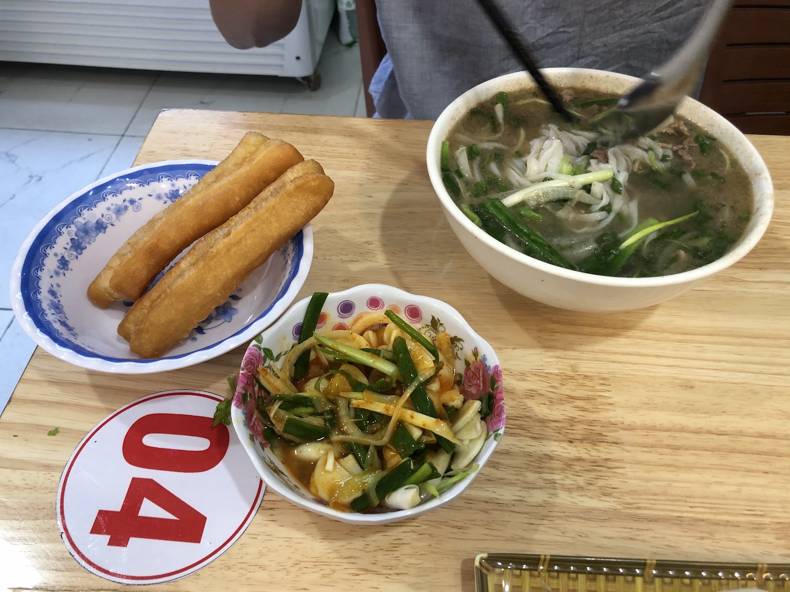 A plate of plain Thanh Tri steamed rolls