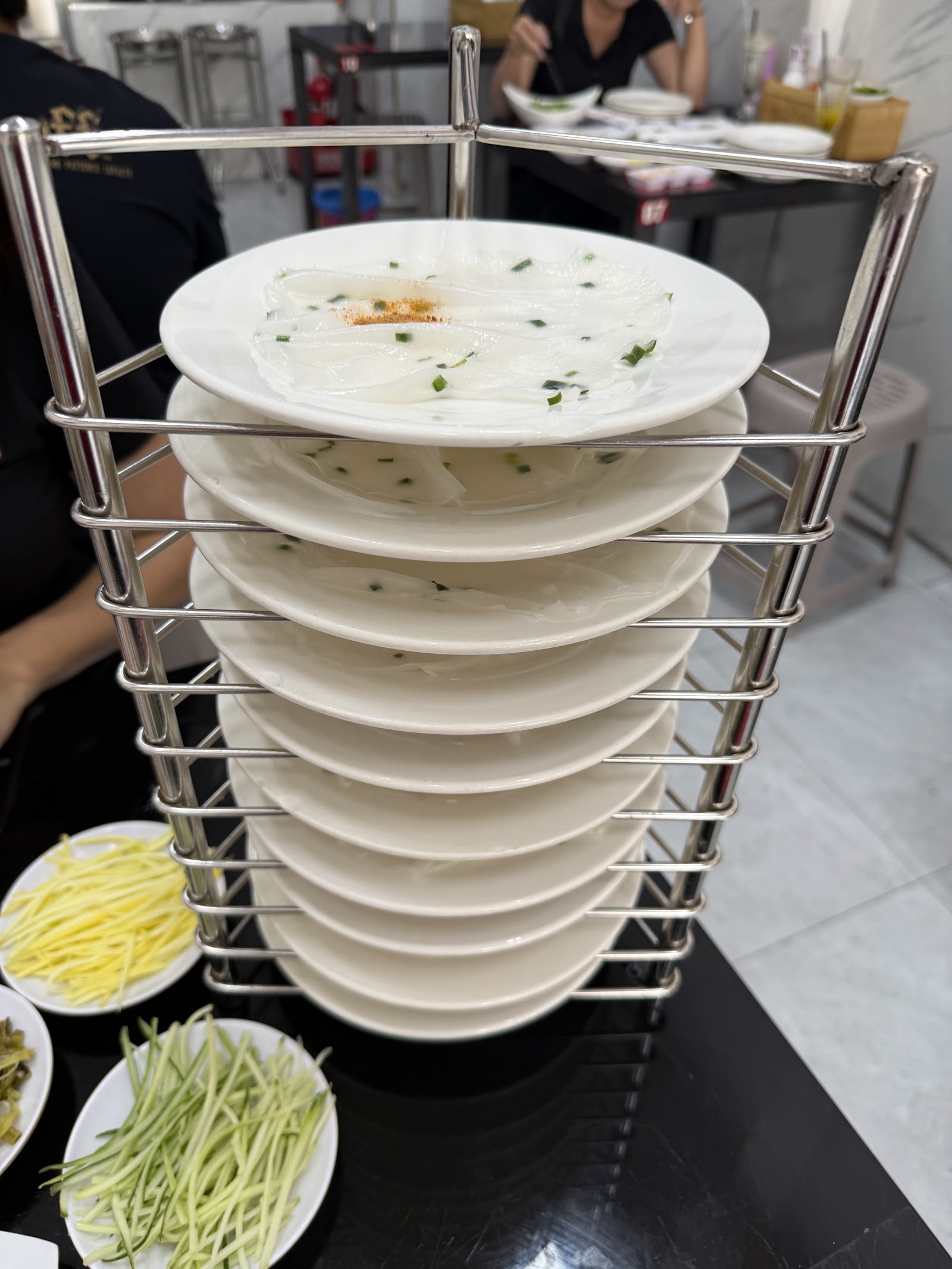 Cuốn tại bàn — pending the venue photo pass (10/2026)