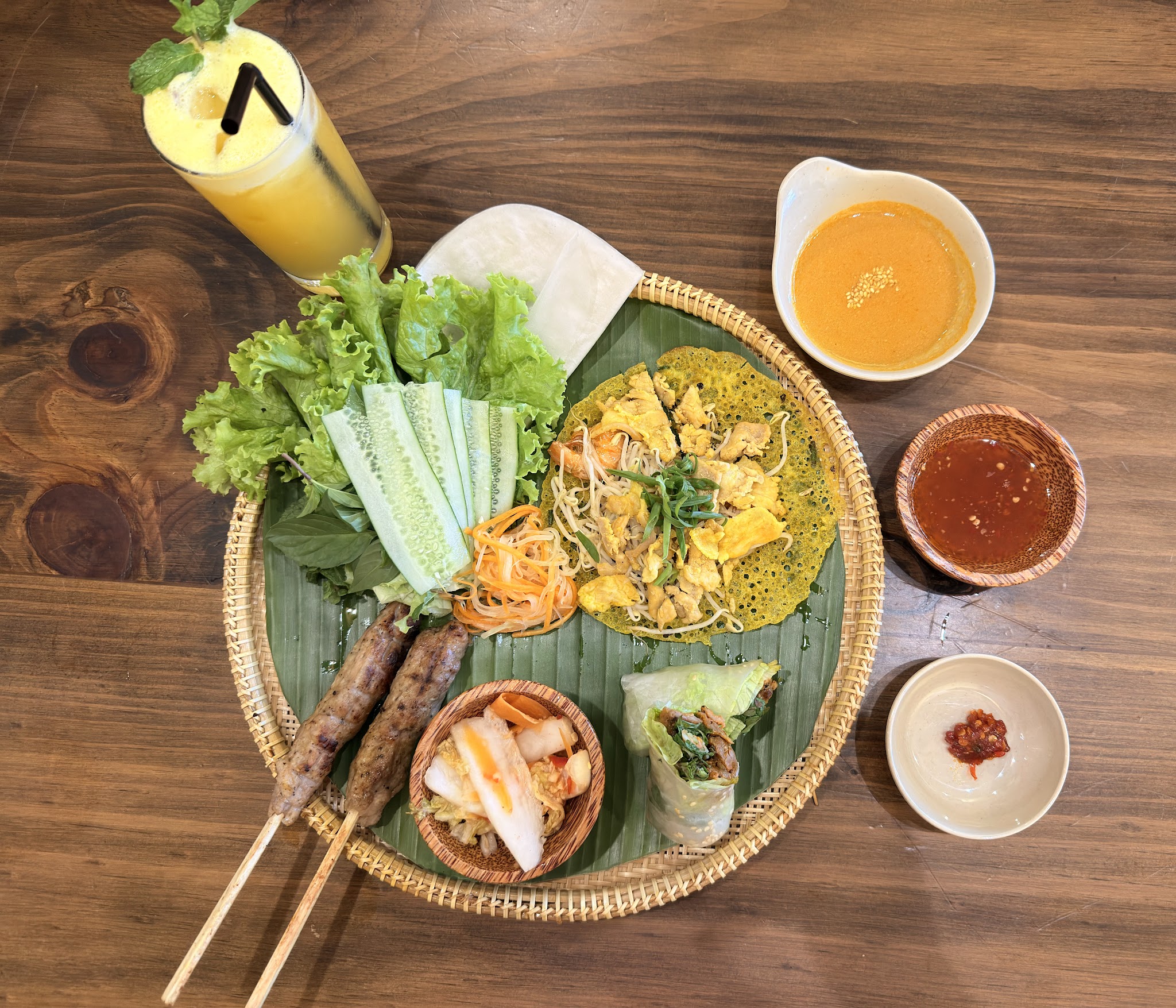 Banh xeo and goi cuon at Bep Cuon Sai Gon