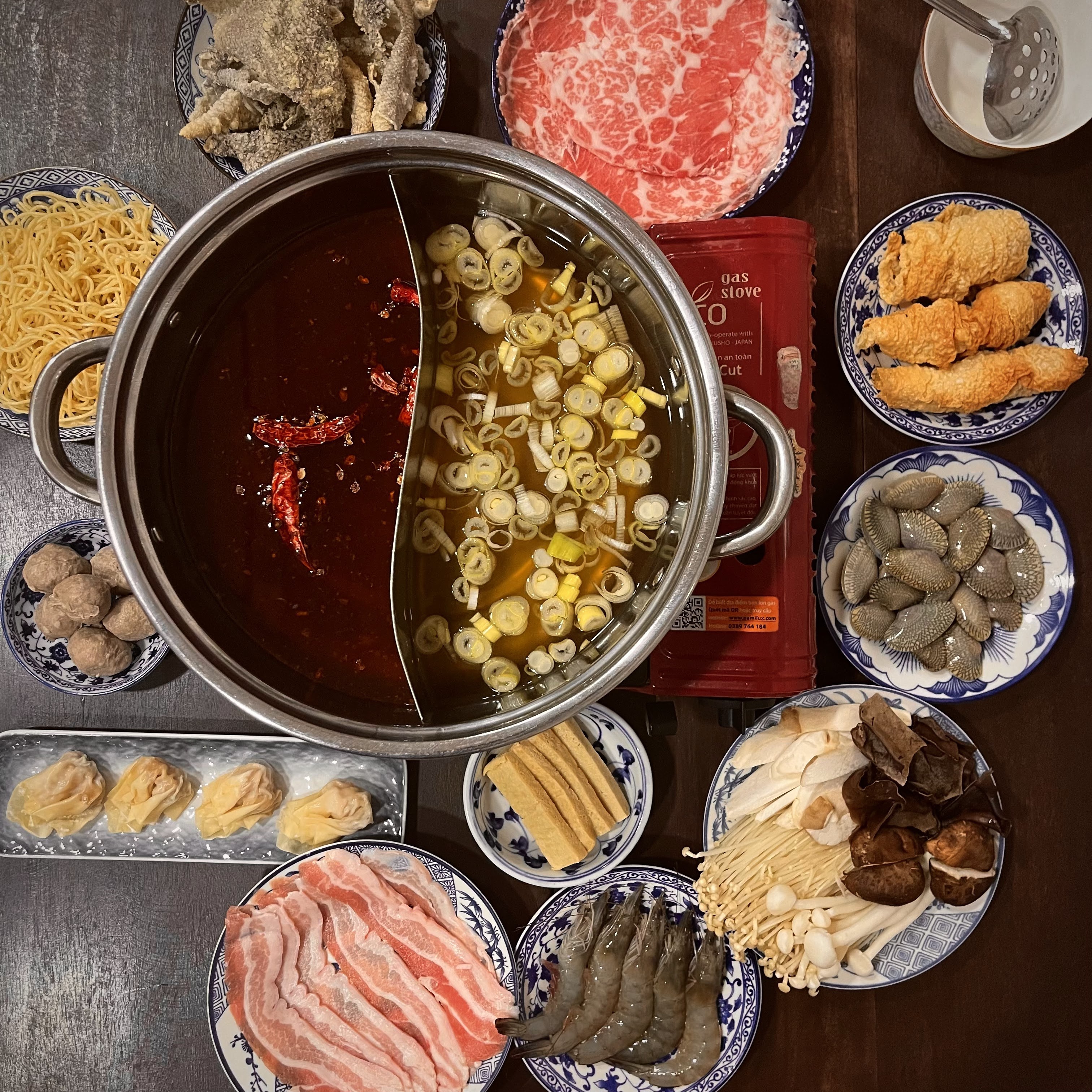 Nồi lẩu đang sôi