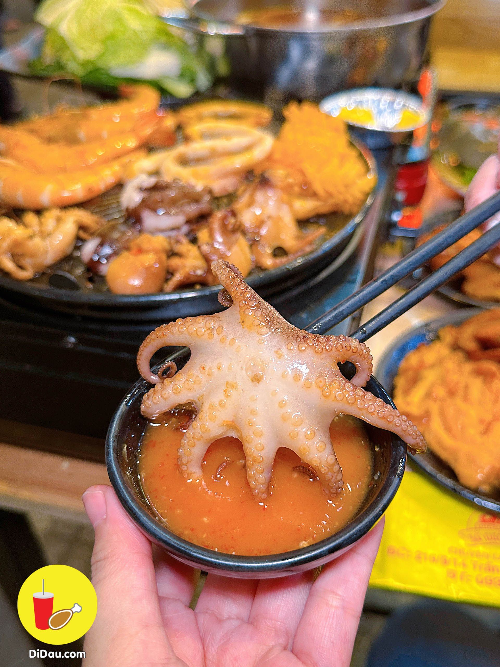 레드 칠리 솔트에 찍는 구운 문어