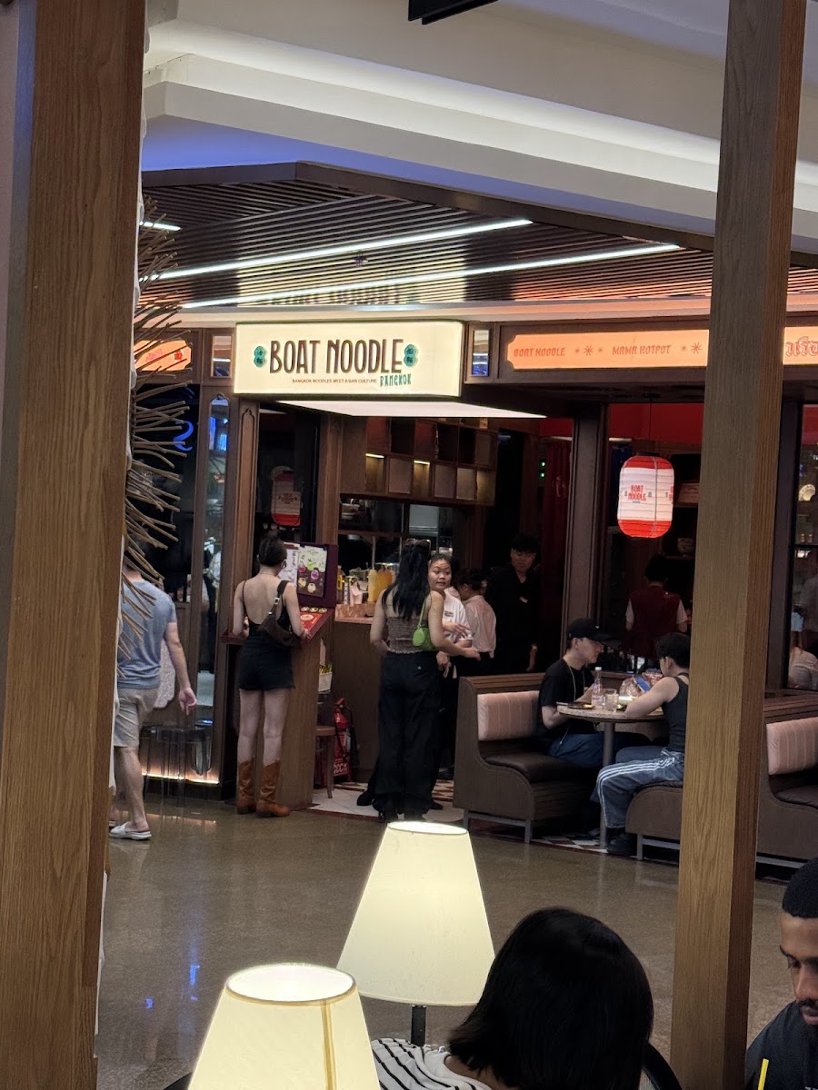 복도에서 본 입구
