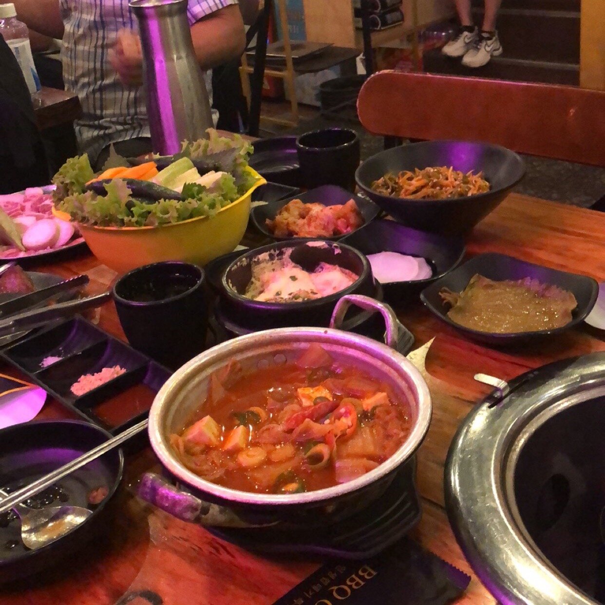 옹맙의 푸짐한 상차림