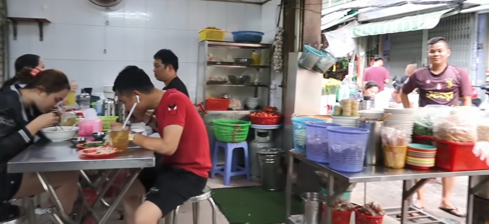 The Cô Thủy alley quán atmosphere (pending the venue photo pass)