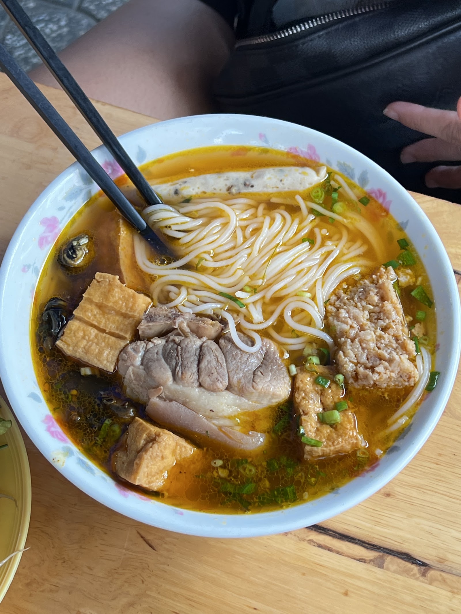 The Hòa Hưng crab-riêu pot (pending the venue photo pass)