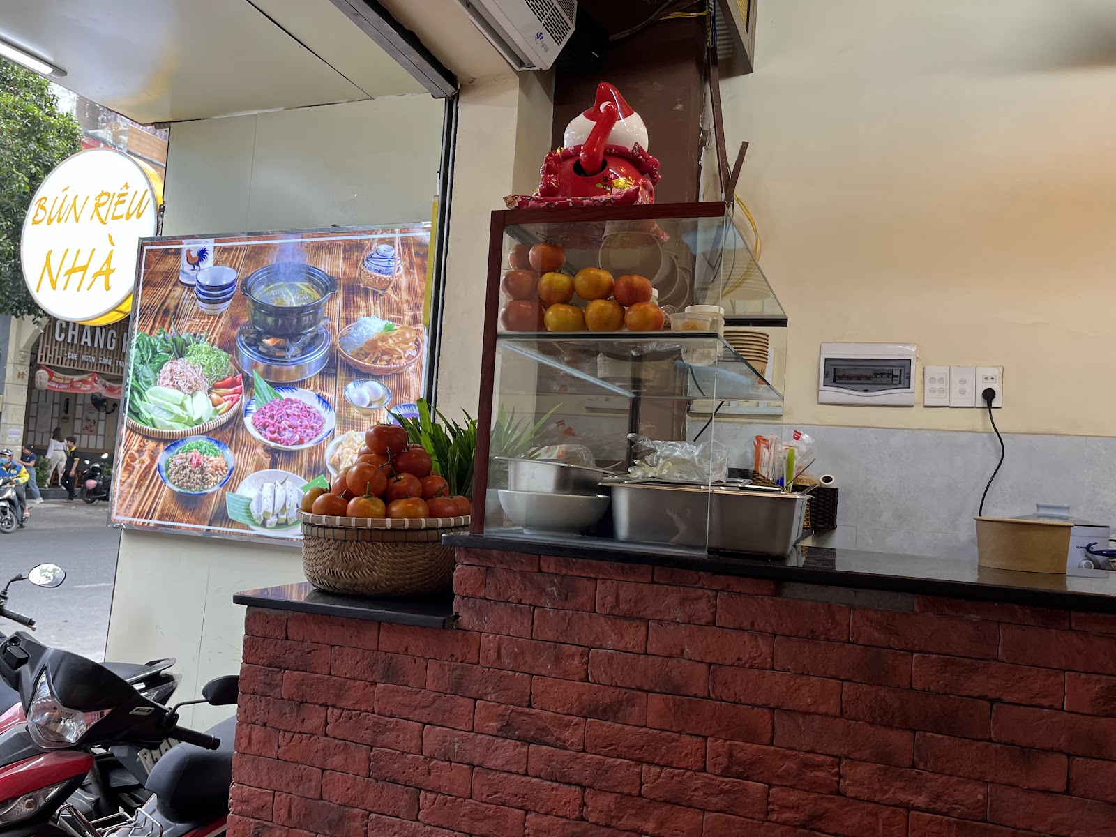 The Bún Riêu Nhà Cao Thắng storefront — pending the venue photo pass (10/2026)
