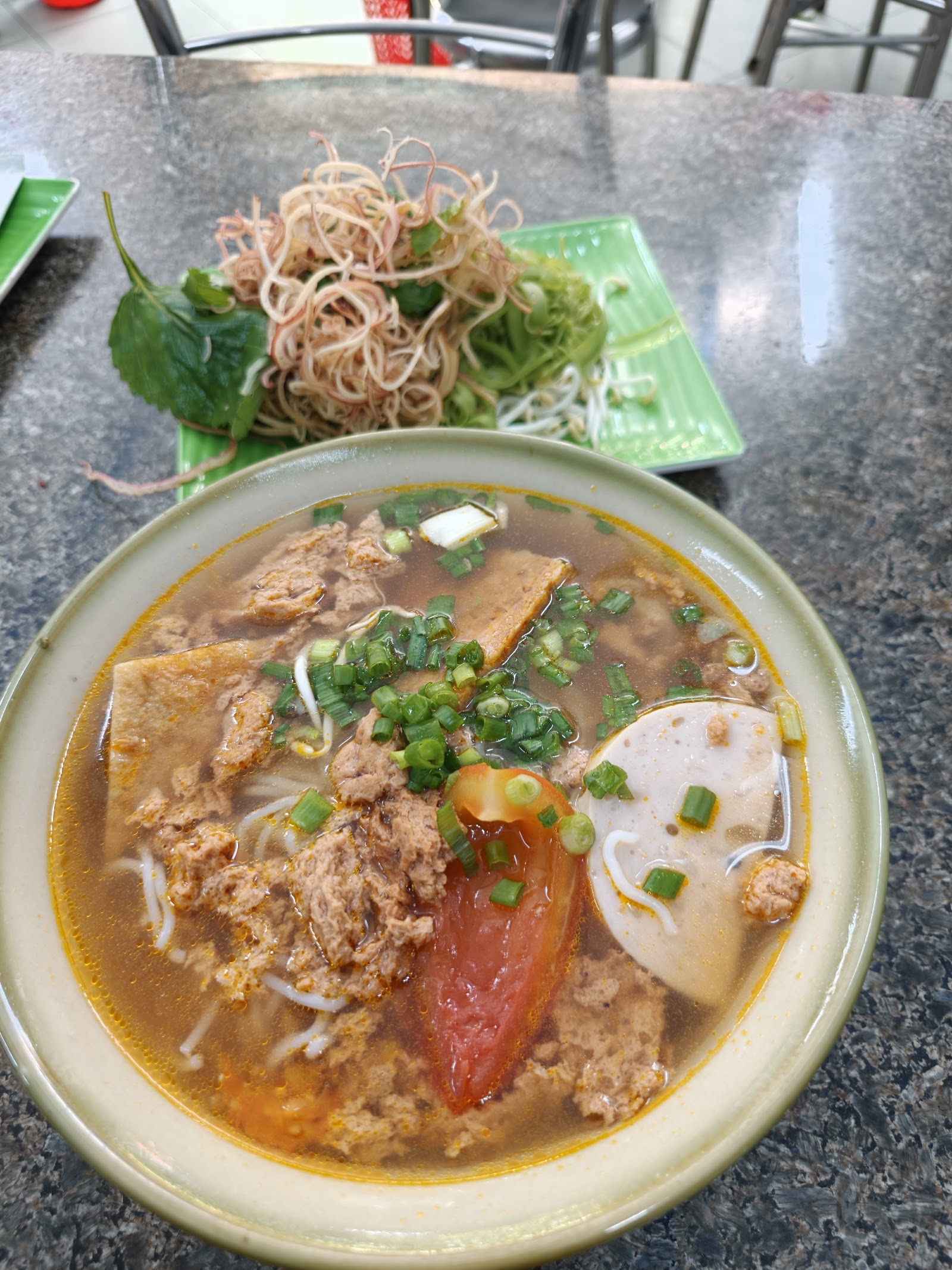 Ốc bươu rim cay the (đang chờ đợt chụp ảnh)