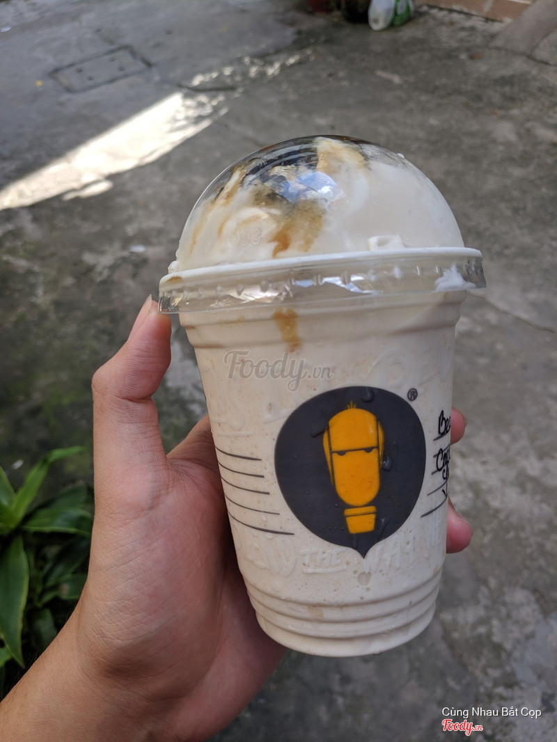 Paper cup with the Caztus cactus logo