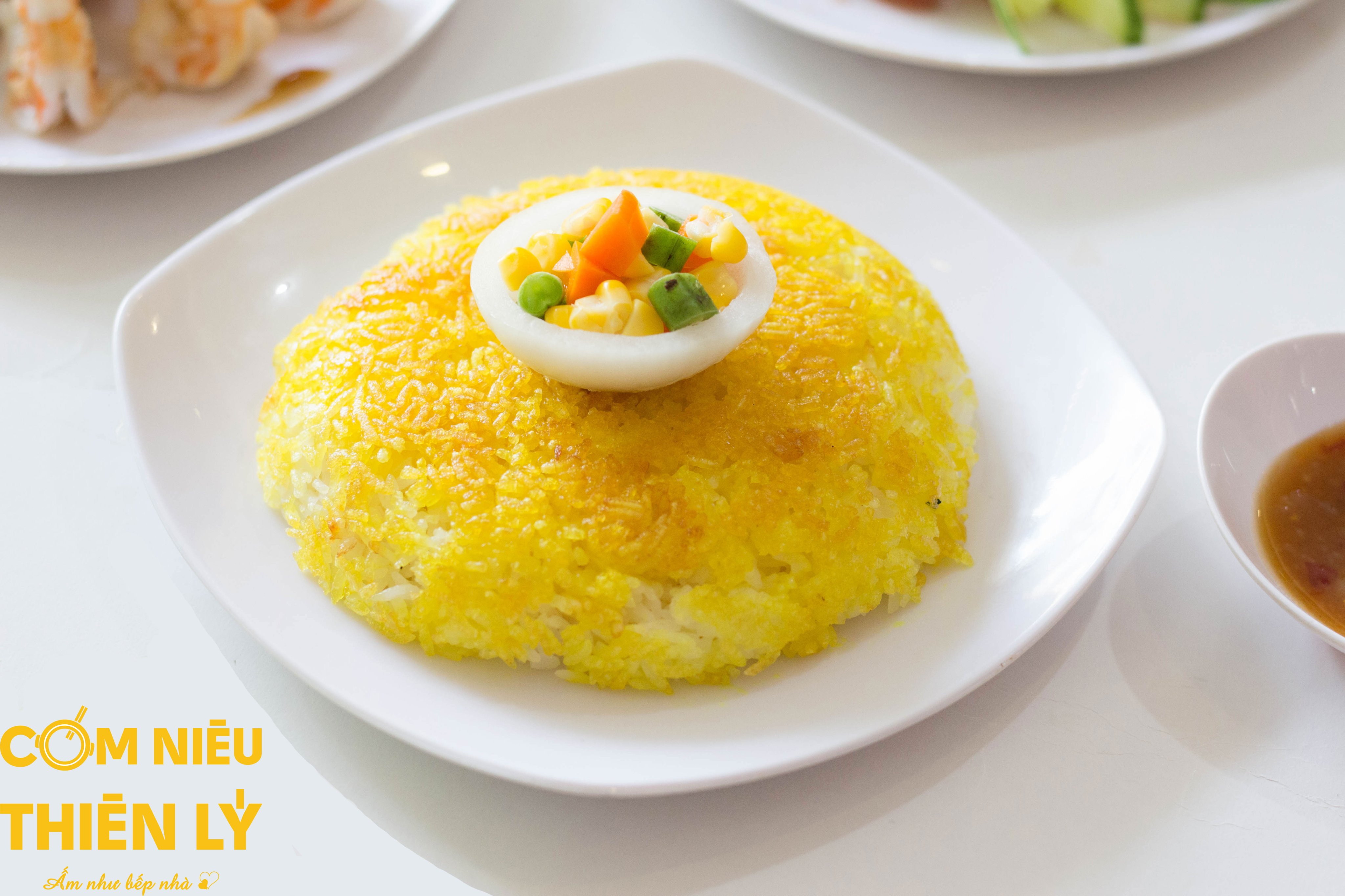 Thien Ly's clay-pot rice with crispy crust