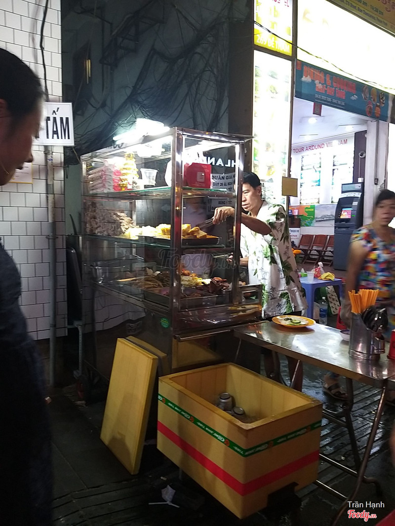 Quan Gia He rice cart at night