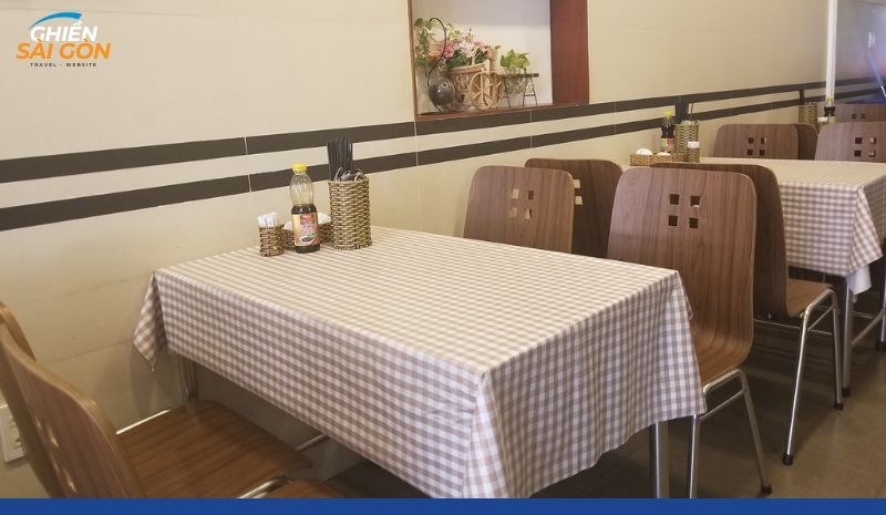 The checkered-cloth dining room