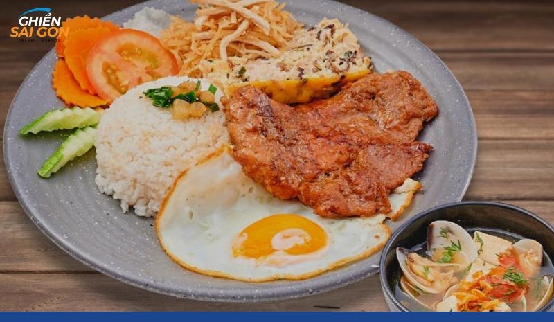 A plate of com tam suon bi cha at Kieu Giang
