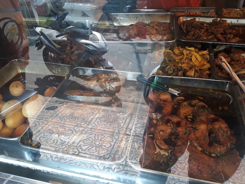 Mâm mặn trong <hl>tủ kính</hl>