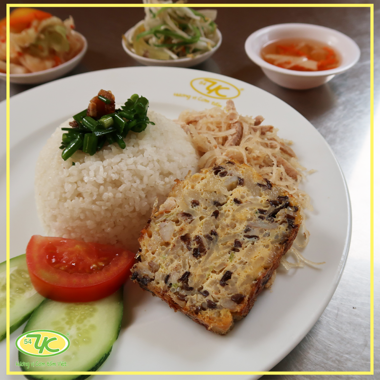 Pork-skin & egg-loaf rice plate — pork skin, egg loaf, pickles