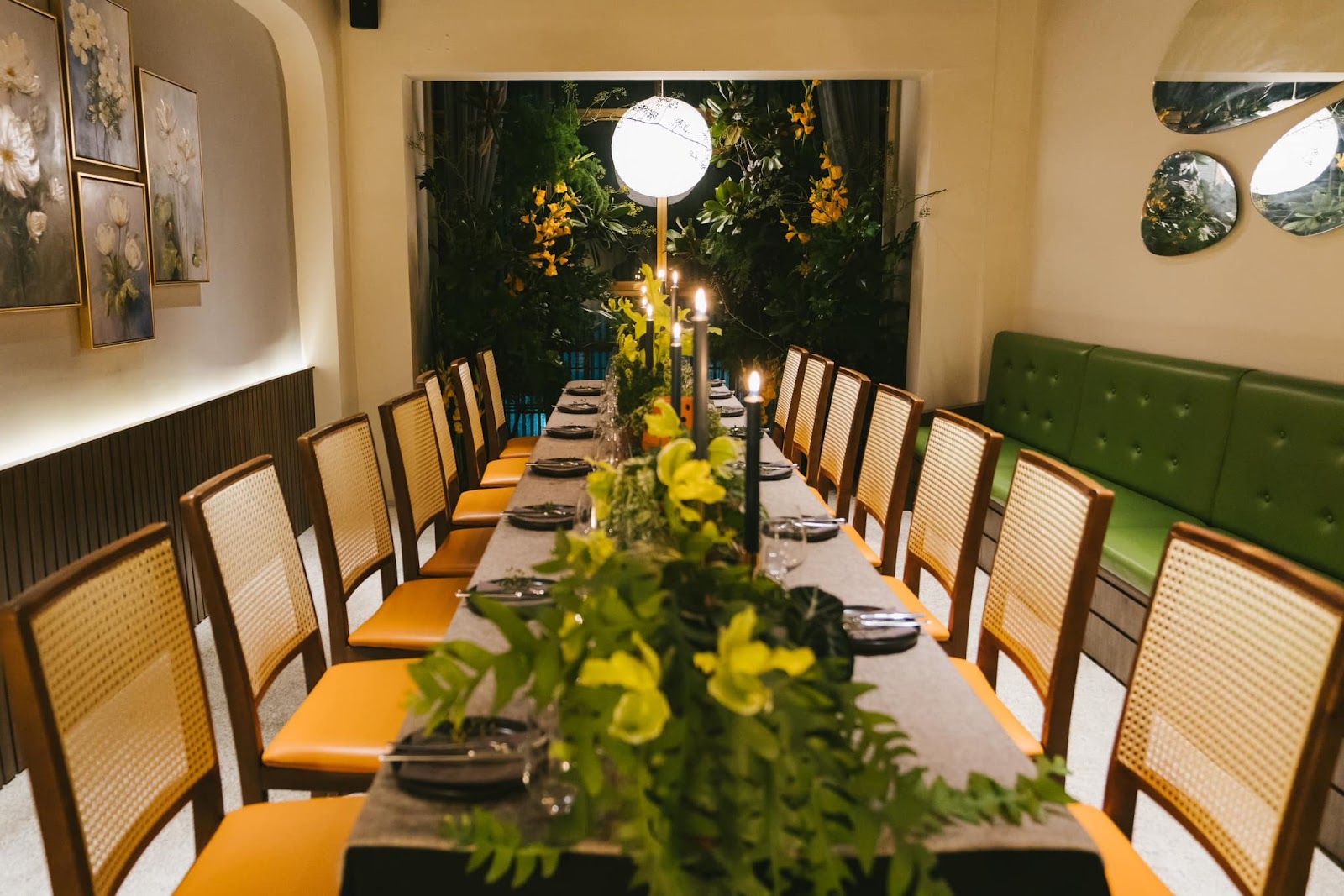 Mặt tiền East Restaurant, 73 Bà Huyện Thanh Quan