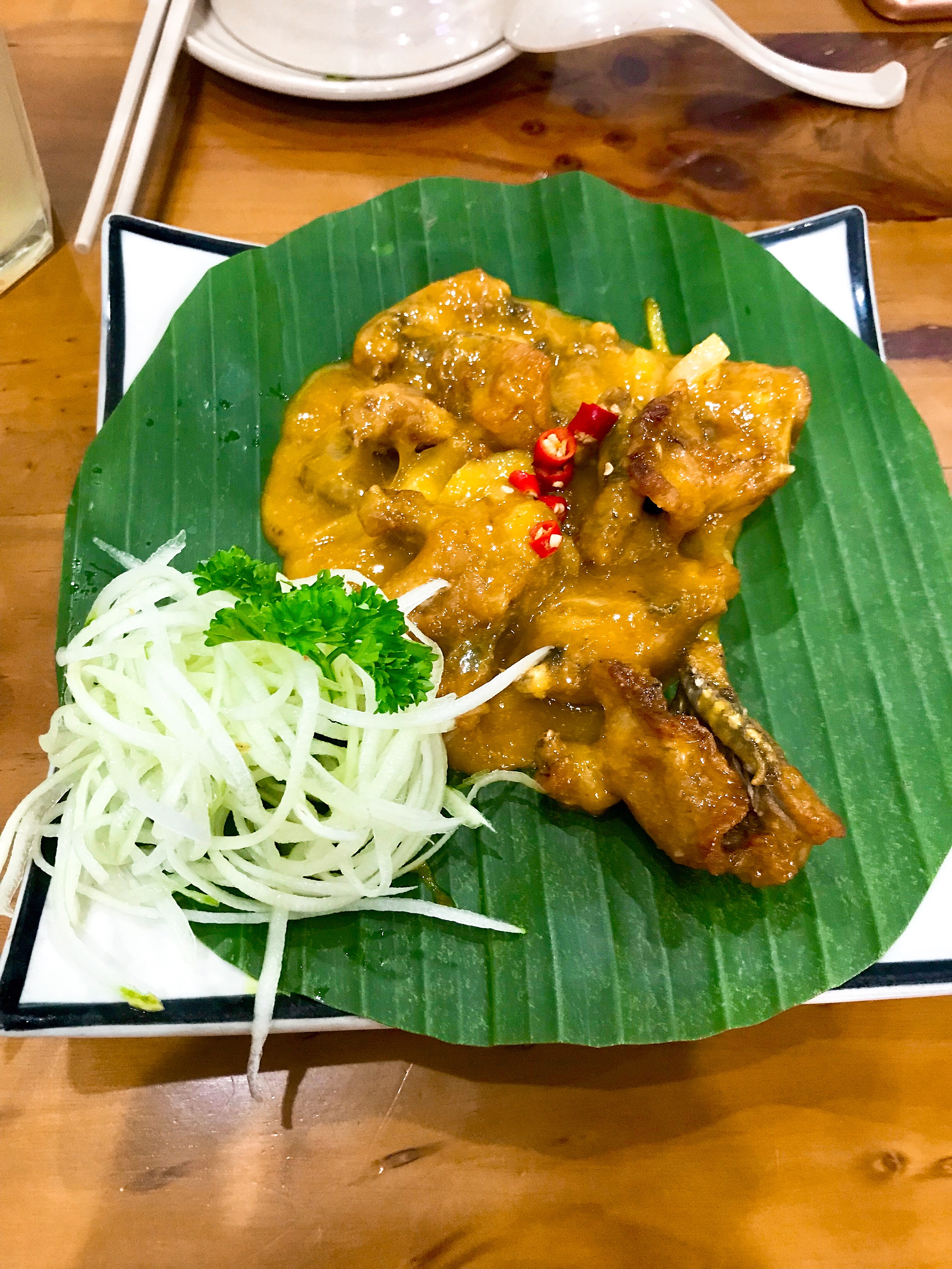 Phòng ăn xanh đầm tại Ếch Xanh