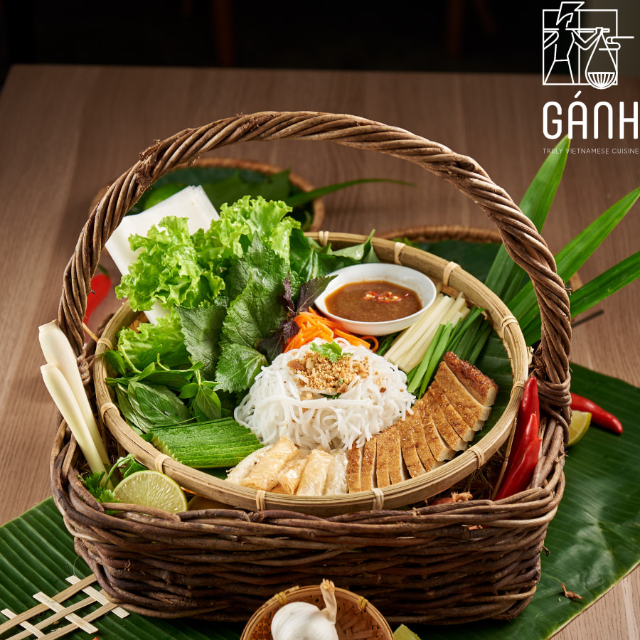 Tô bánh canh chả cá nóng hổi