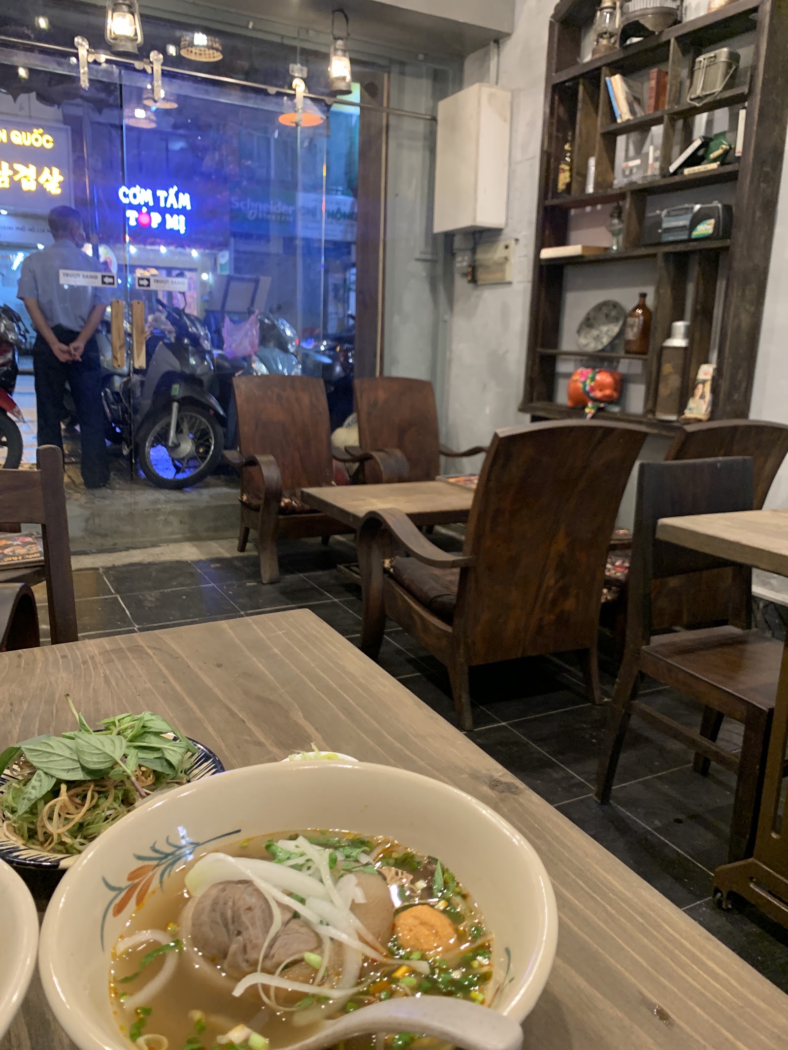 후에 쳐 상 (사진 촬영 대기 중)