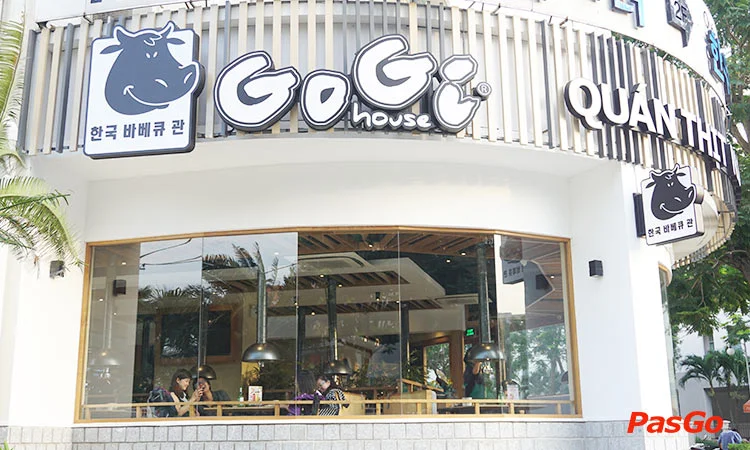 Smoke hoods and the glass storefront in a GoGi space (another branch, pasgo.vn)