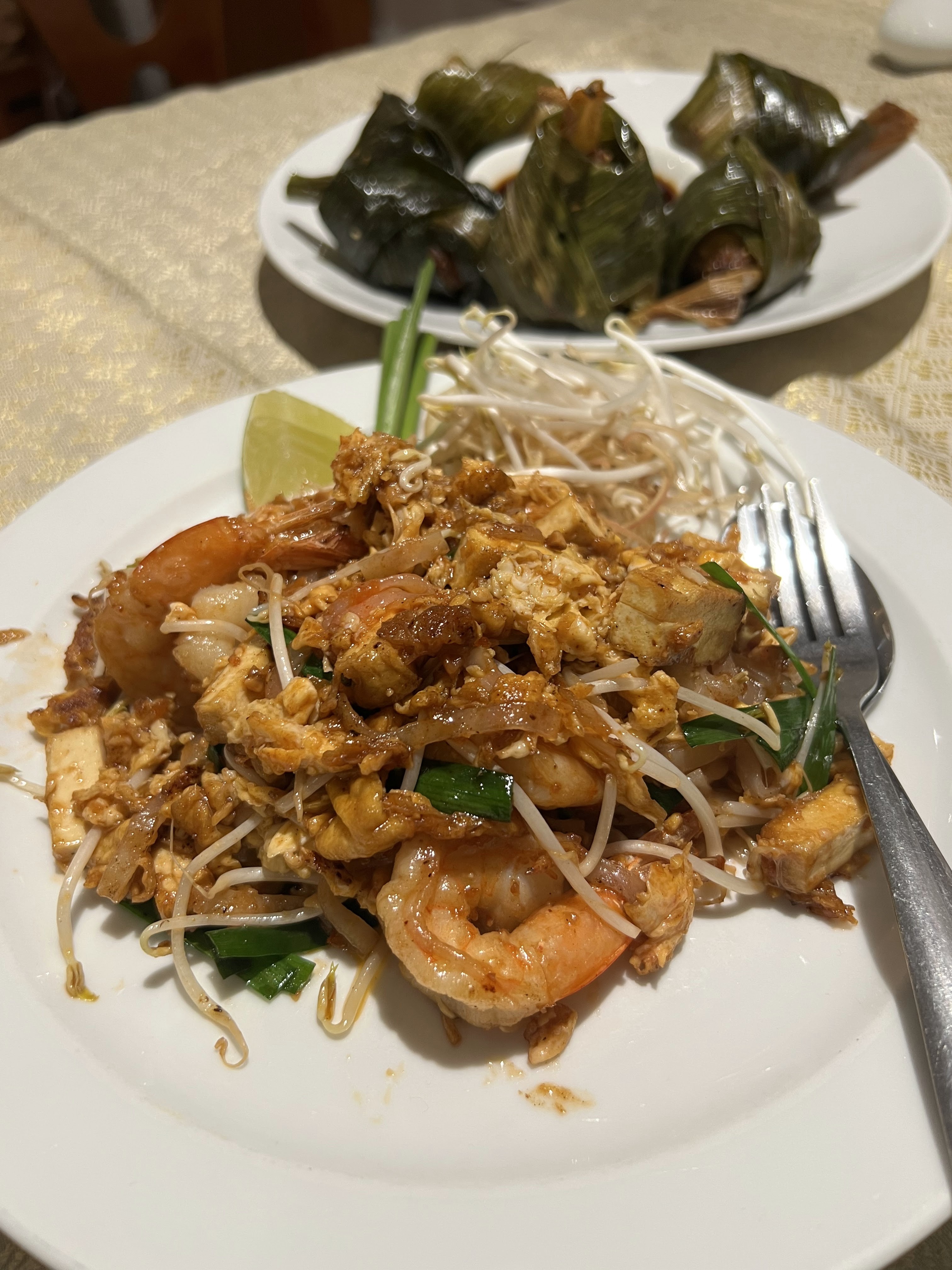 Prawn Pad Thai with tofu and bean sprouts