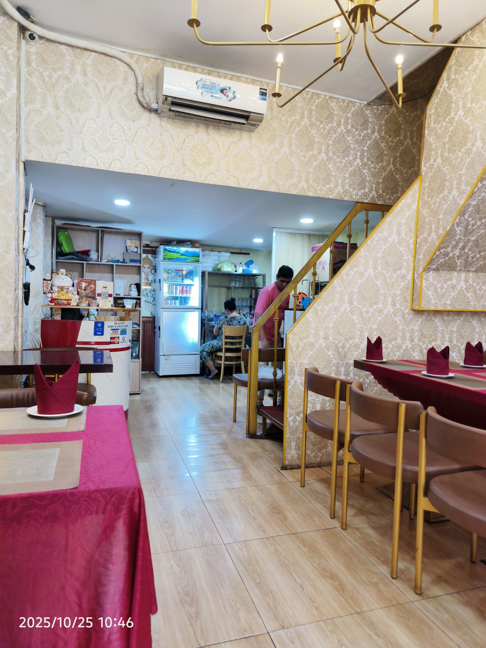 Phòng ăn ấm cúng 75 khách