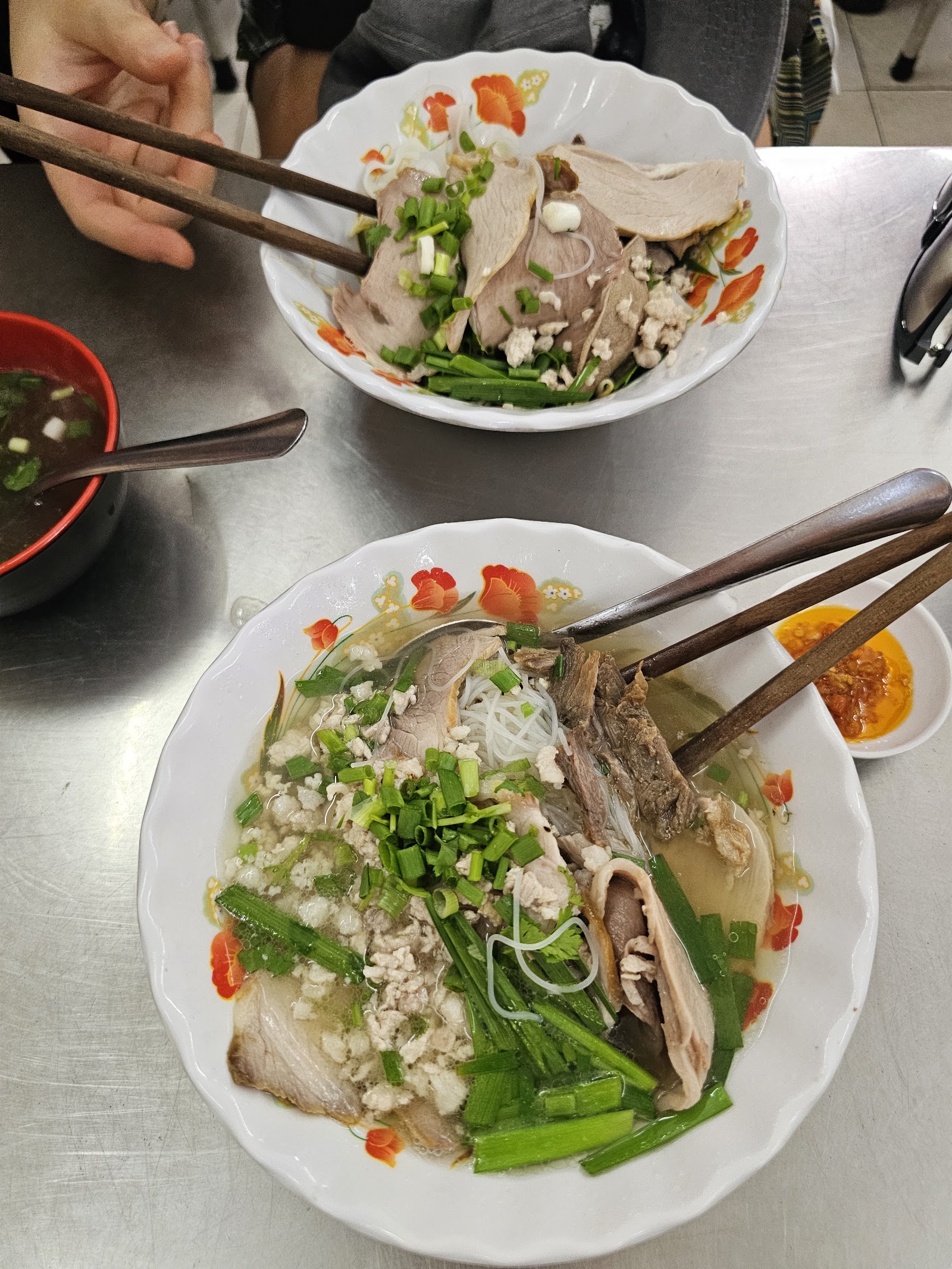 Hủ tiếu mì bowl from above
