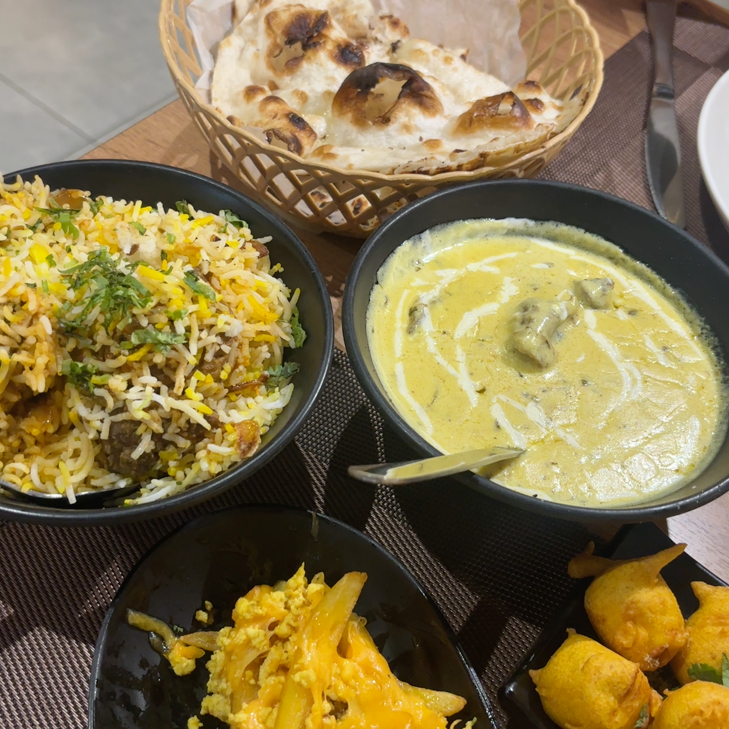 Nồi cơm biryani