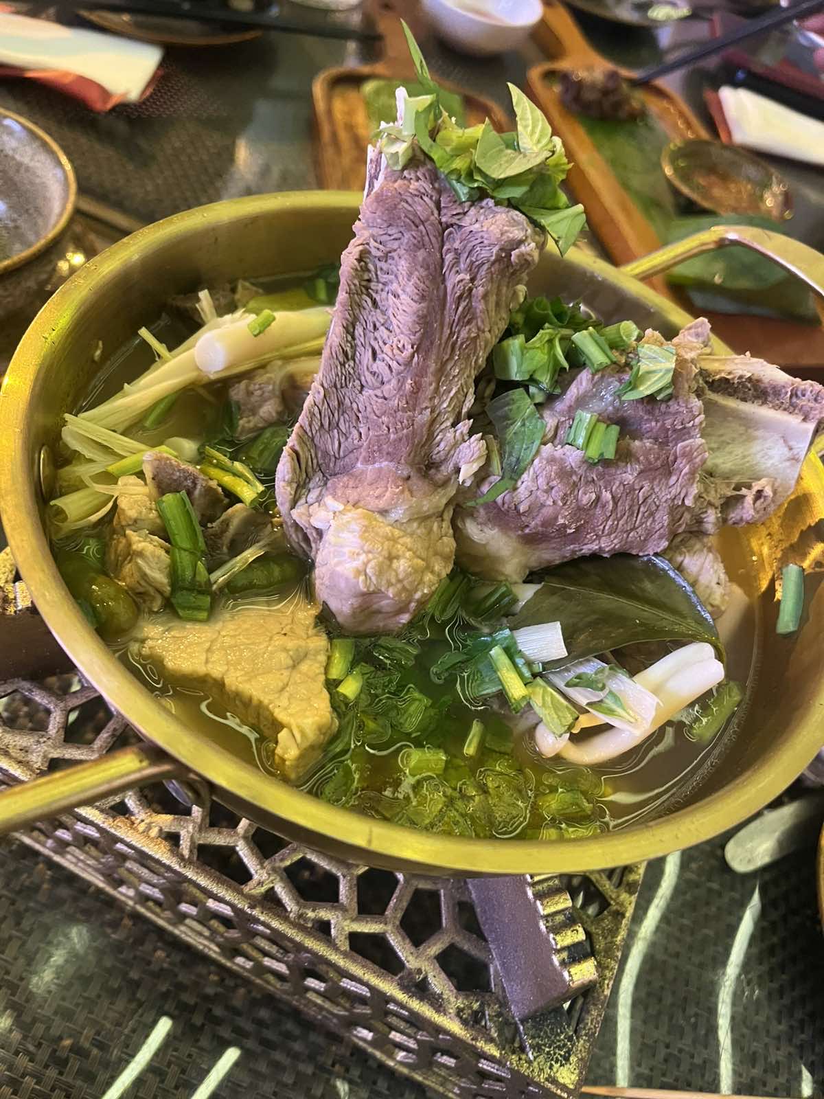 매운 돼지뼈 수프