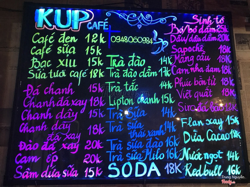 KUP Café의 LED 메뉴 보드