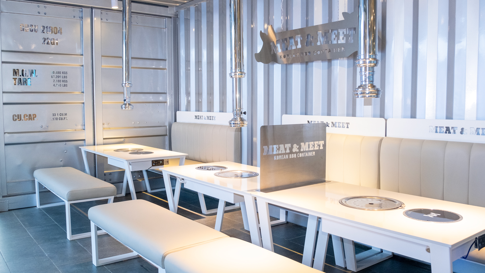 Meat & Meet 사이공 센터 컨테이너 내부 — 브랜드 웹사이트 사진