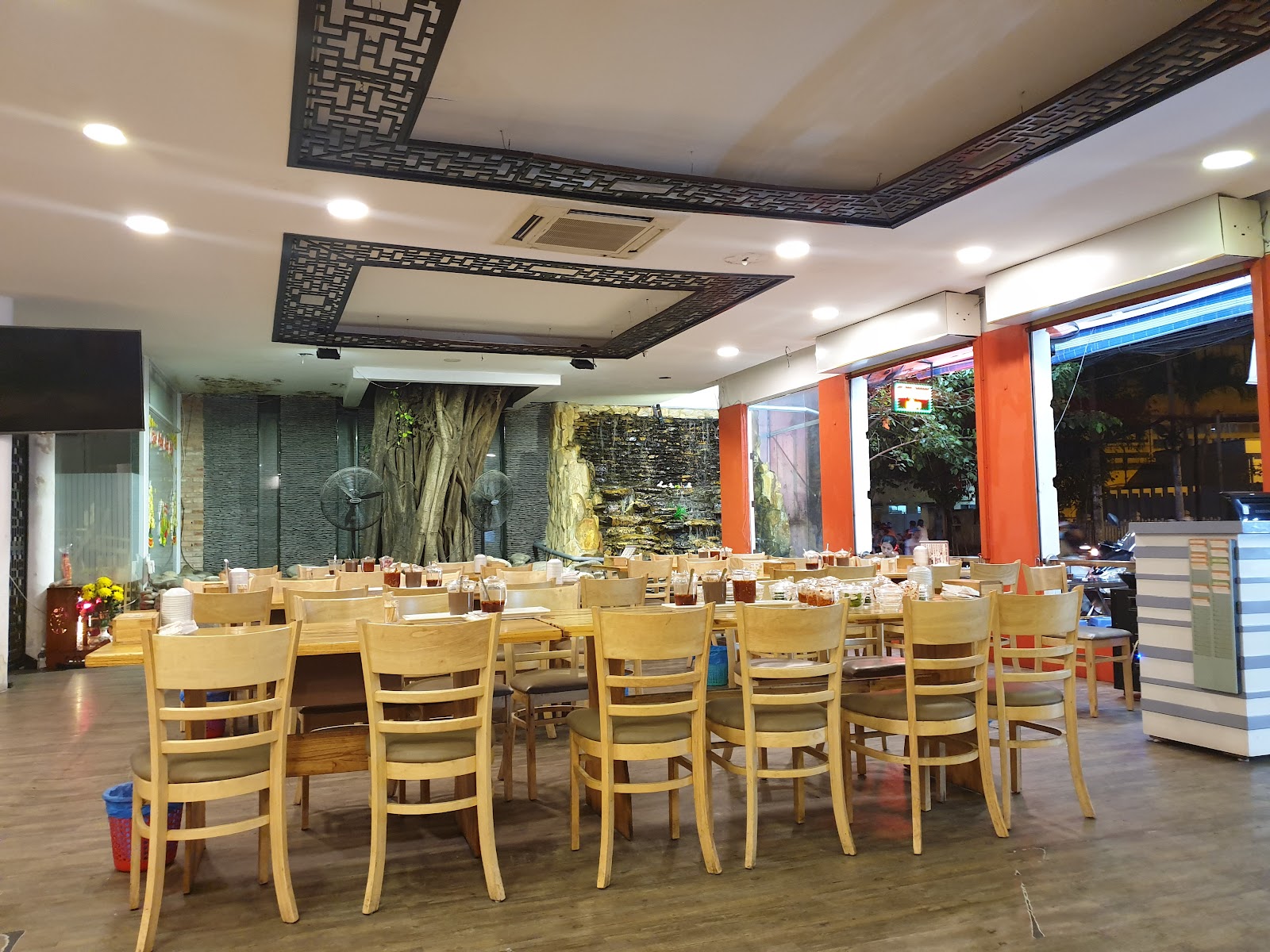 The Mì Quảng 3 Anh Em streetfront, 193 Cach Mang Thang 8 (pending the venue photo pass)