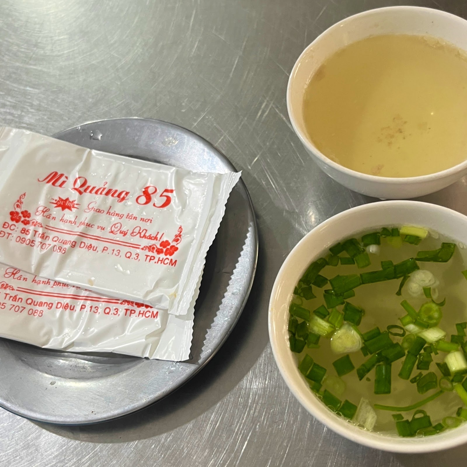 Không khí buổi sáng ở Mì Quảng 85 (đang chờ đợt chụp ảnh)