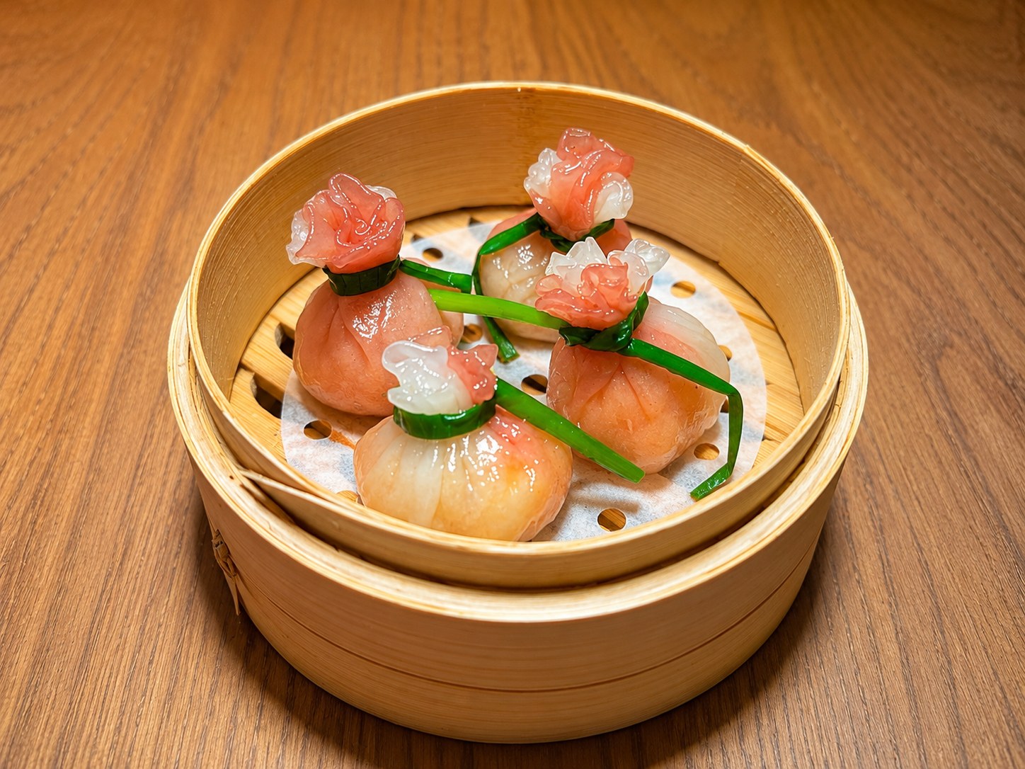 Rose shrimp dumplings