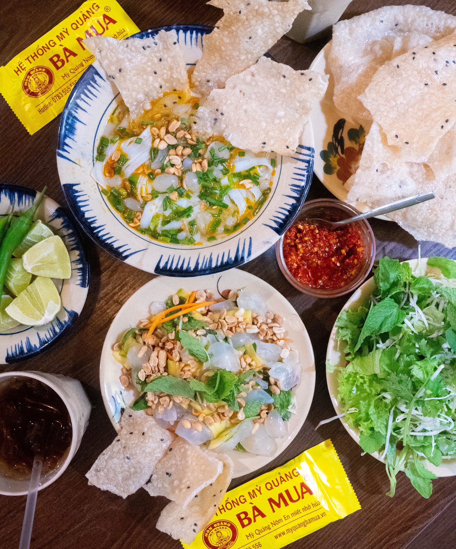 The bà Mua thập cẩm thố bowl (pending the venue photo pass)