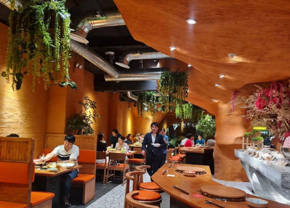 Phòng ăn ấm cúng của Ngưu Cát