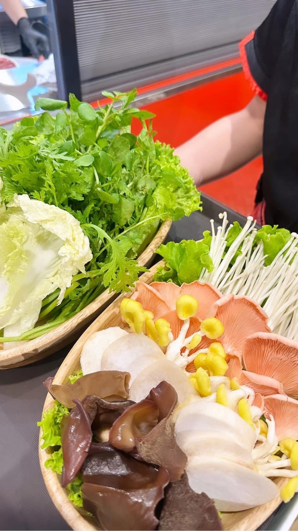 Nồi lẩu và đồ nhúng