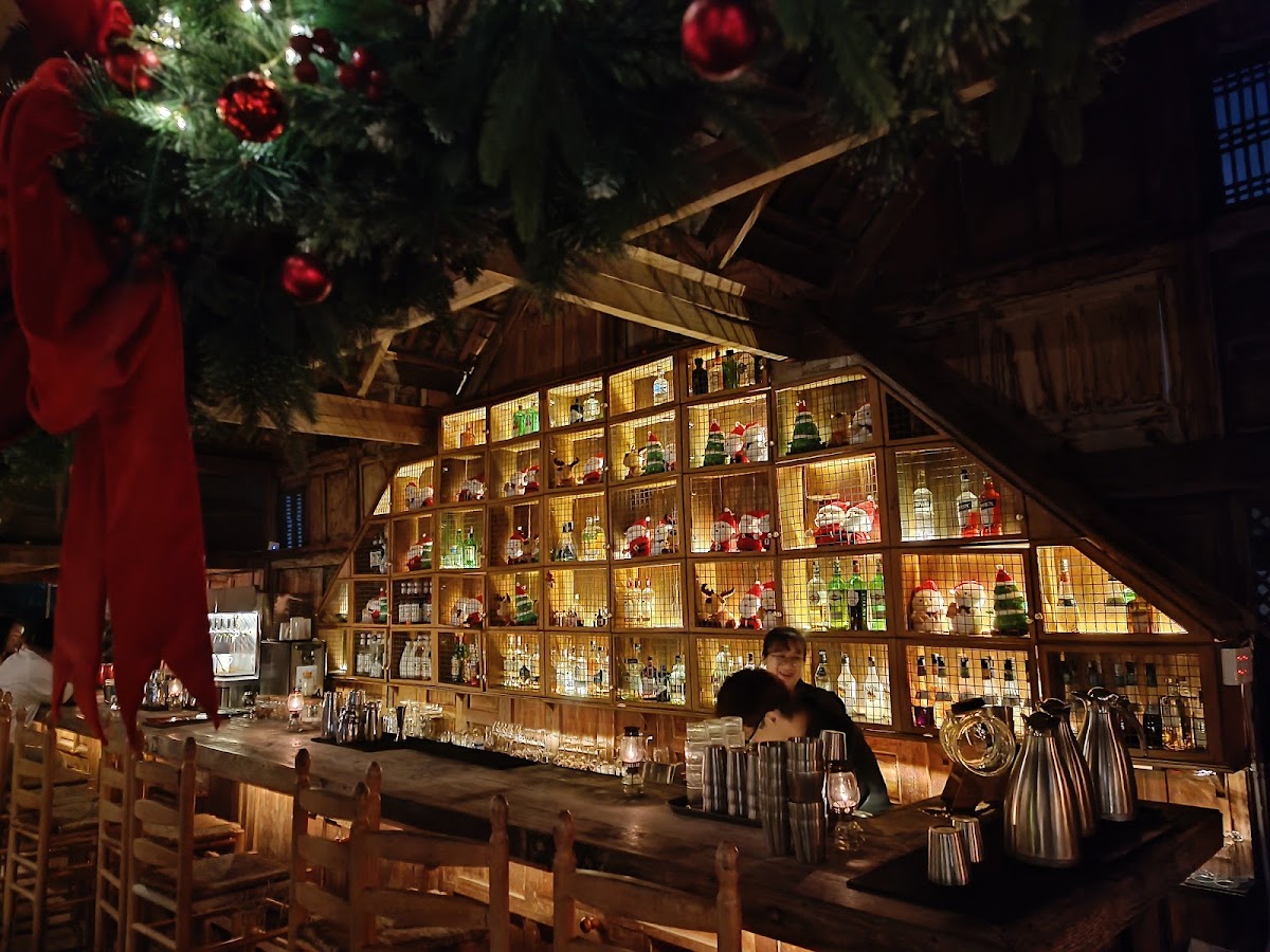 Quầy bar